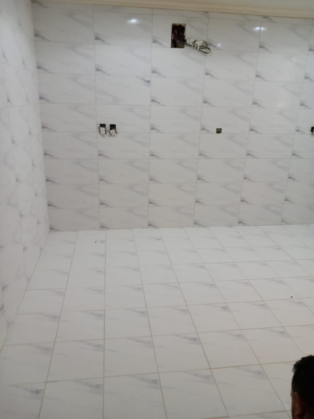 معلم تركيب سيراميك ورخام محترف